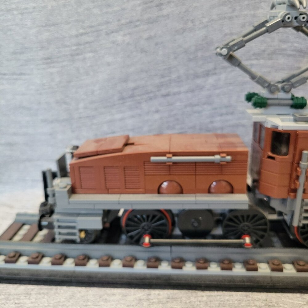Lego Creator Expert 10277 Crocodile Locomotive - Picture 8 of 16